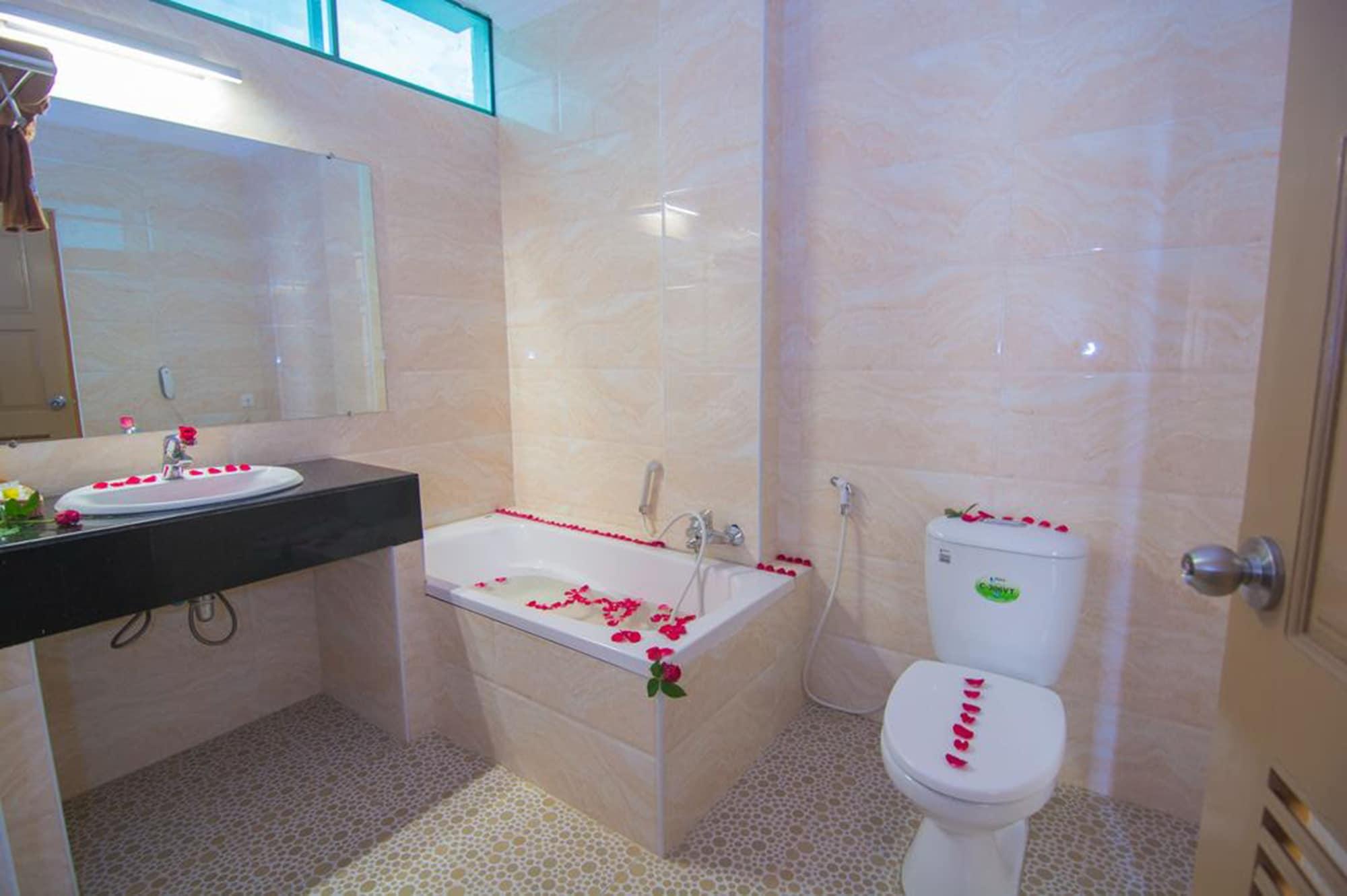 Royal Inlay Hotel Nyaung Shwe Eksteriør billede