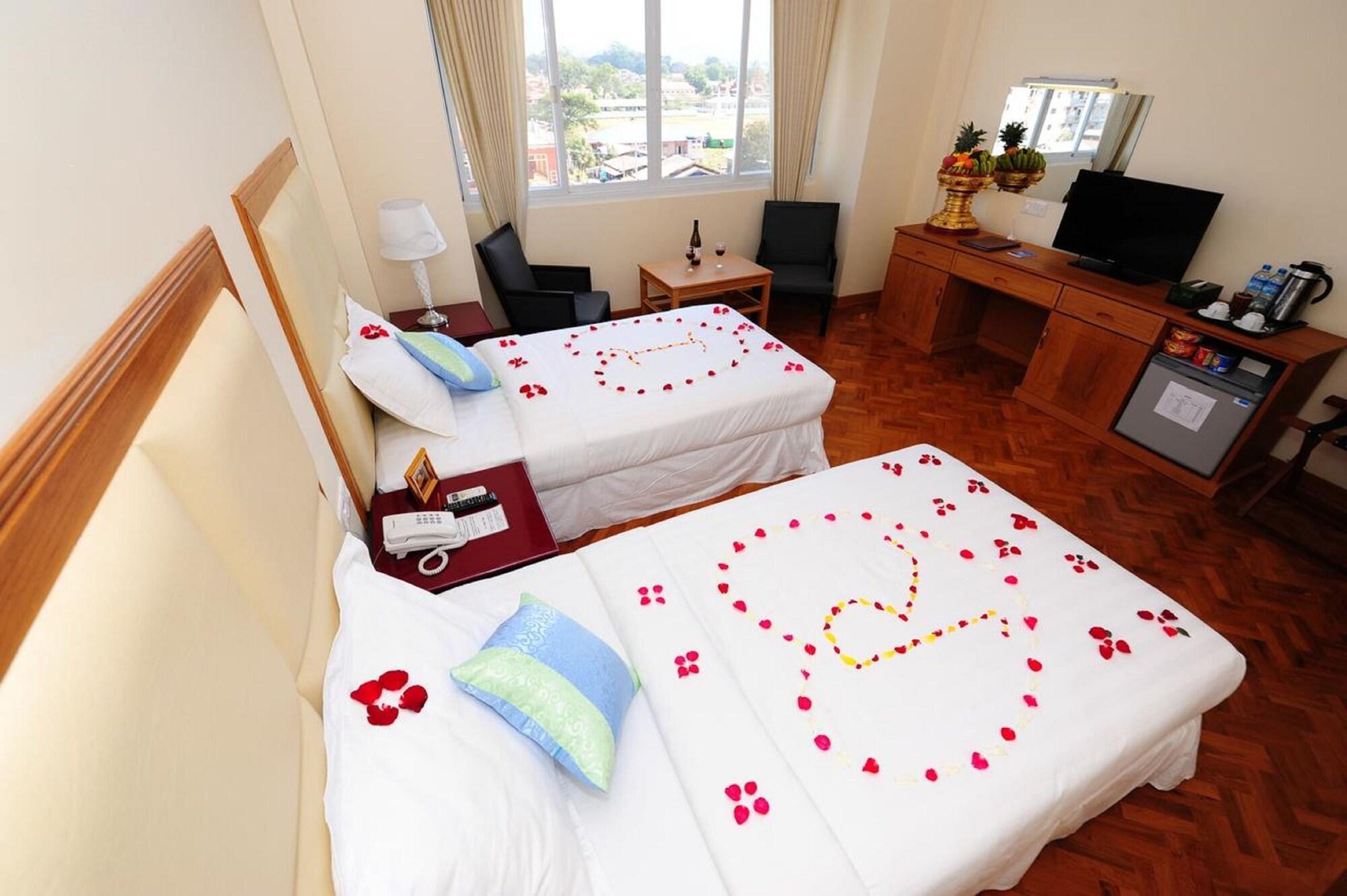Royal Inlay Hotel Nyaung Shwe Eksteriør billede